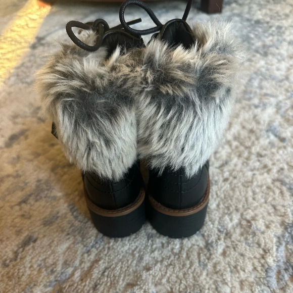 Sun + Stone Black Faux Fur Trim Lace-Up Hiker Boots Women’s Size 6 - Picture 5 of 7